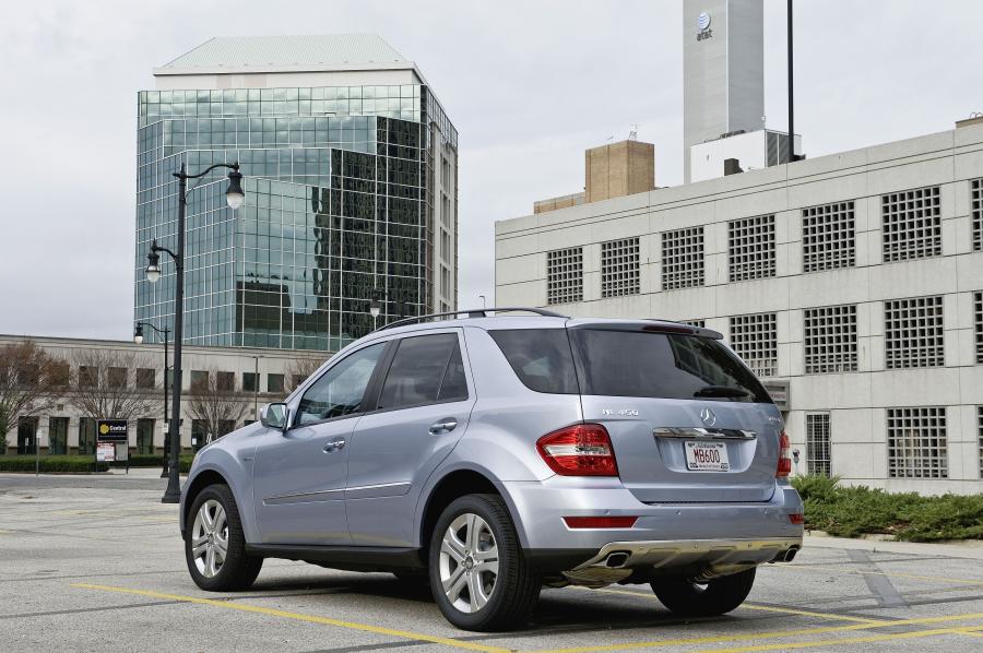  Mercedes-Benz ML450 Hybrid 2009 года  (фото 41 из 49)